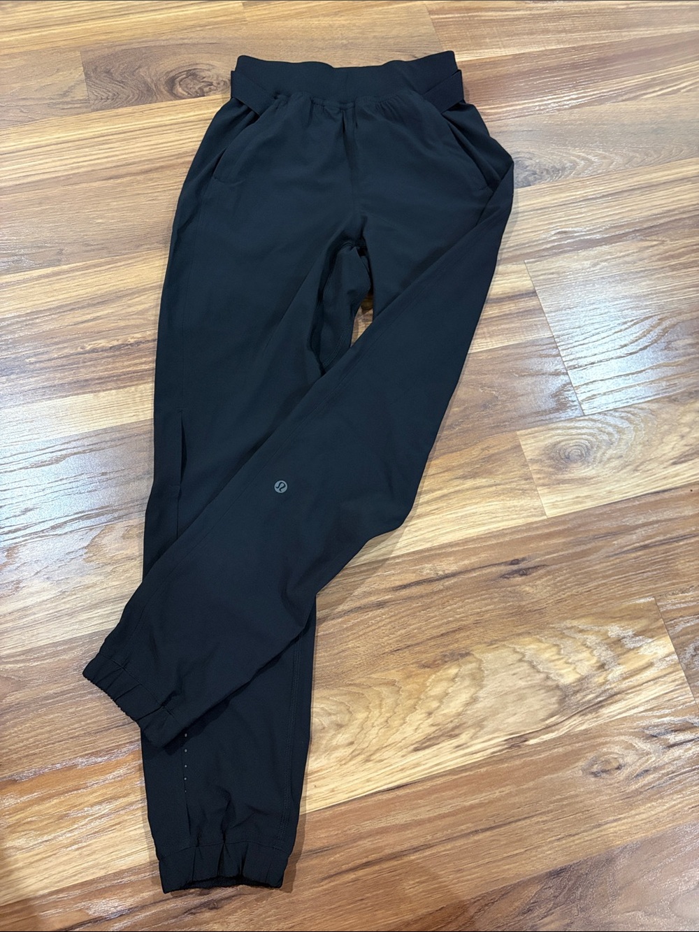 lululemon athletica Black Joggers woman’s 0 girls 10/12 NWOT